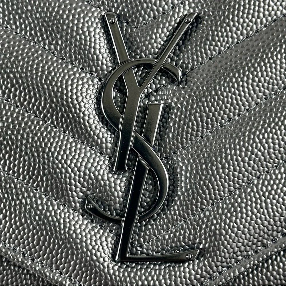 Saint Laurent Grain De Poudre Matelasse Chevron Monogram Monochrome - Picture 2 of 7